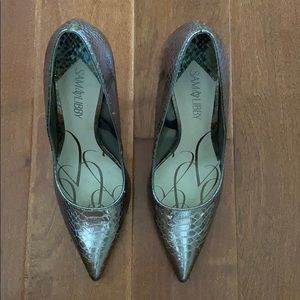 Metallic pointed sexy heels